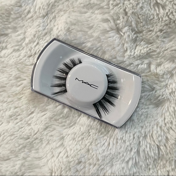 ✨🆕💖MAC COSMETICS LASH 82 SEDUCTRESS LASH💖 - Picture 2 of 6